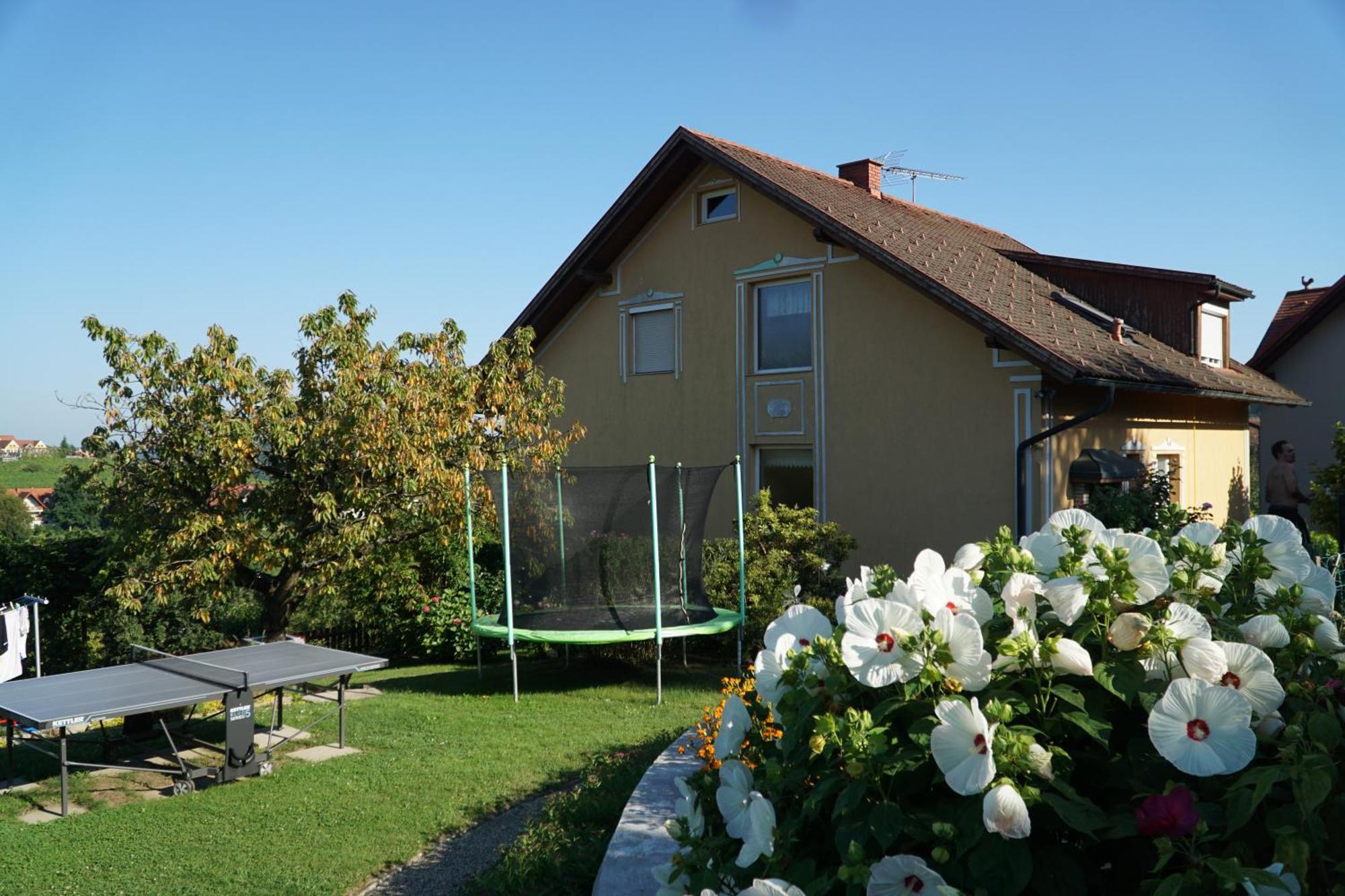 Ferienwohnung Familie Hartinger Riegersburg Exterior photo