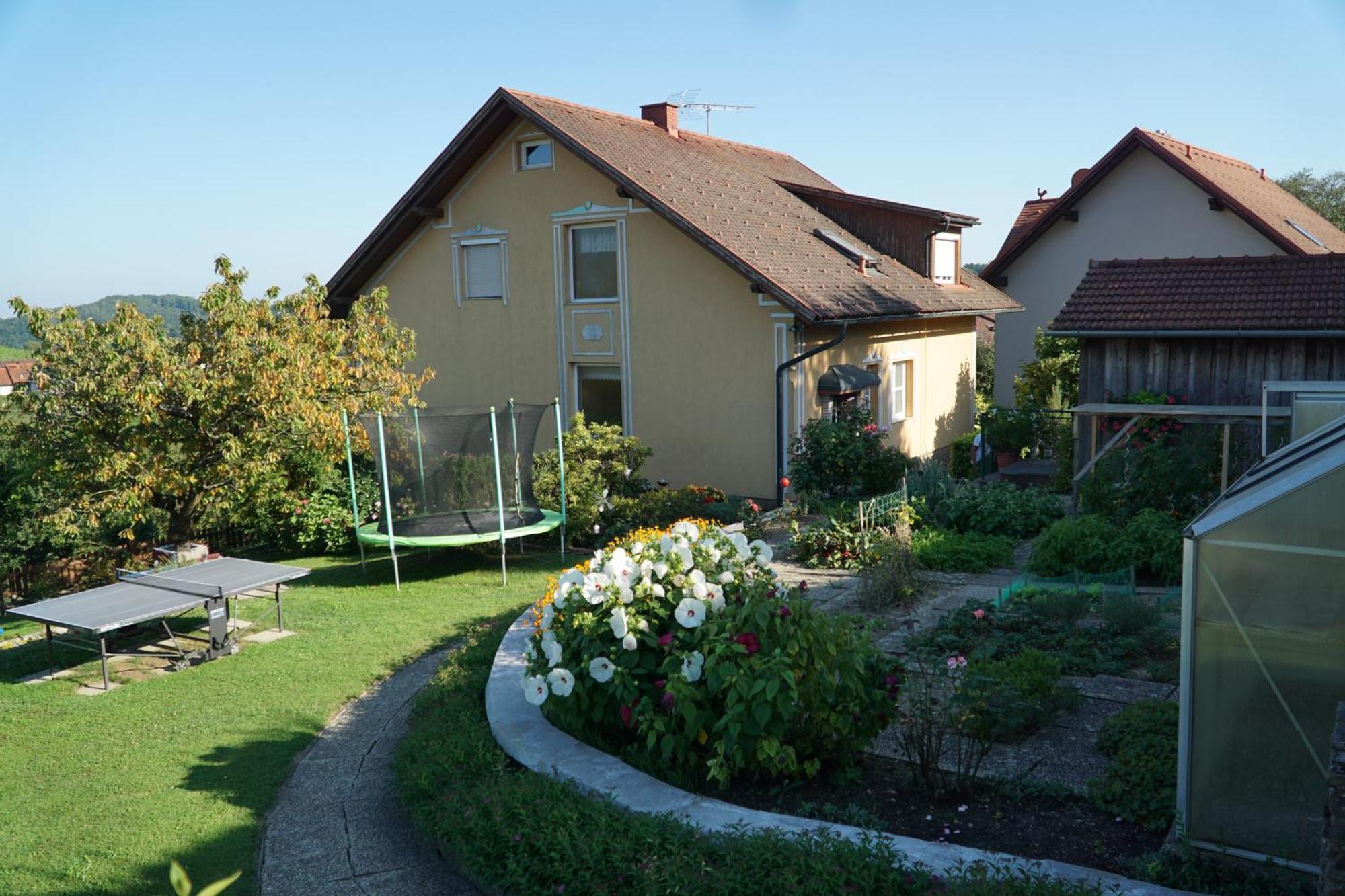 Ferienwohnung Familie Hartinger Riegersburg Exterior photo